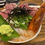 本まぐろ大船団 - まぐろ中落&生エビ飯(499円税別)