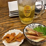 本まぐろ大船団 - 左の台湾メンマ9円(税別)ですが、マグロ3円(税別)に比べればカワイイもんです。