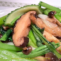 中国料理 桃園 - 青物炒め どんこがうまい