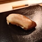 すし 良月 - トリ貝(宮津):らしからぬ柔らかさのある清涼感のトリ貝