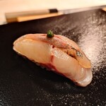 すし 良月 - 鯵(明石)
