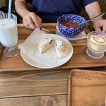 フレッシュグリーン - 700円ランチ　　お好きなパン＋スープ＋ミニデザート＋ドリンク