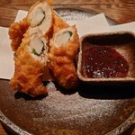 麦々屋 - ササミの山芋巻き揚げ梅肉ソース