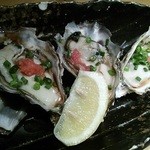 魚金 - 生牡蠣５個５８０円。