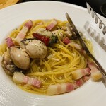 Oyster & Smoked Bar Sango - 牡蠣とベーコンのペペロンチーノ