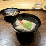 御料理 ふじ田 - お椀：銚子産金目鯛＆胡麻豆腐、叩きオクラ、青ゆず