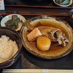 かず家 - 全景。おいしそうなだけでなく、ボリュームもなかなか。