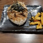 焼鳥濔風 - 焼おにぎり　腹に余裕があるならぜひ食べてもらいたい。