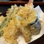 絹引の里 - 大海老のほか、なす、インゲン等の野菜天満載！