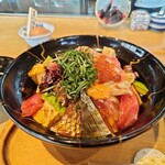 生本まぐろ 炊き餃子 井上 - 海鮮どんぶり