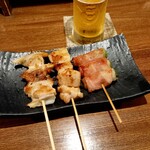 晩酌屋 さんすけ - ヤゲン軟骨/知床鶏もも/ししとうベーコン