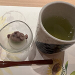 鮨アカデミー樹 - 抹茶の葛まんじゅうと緑茶