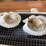 漁師の店 - ホタテ焼き
