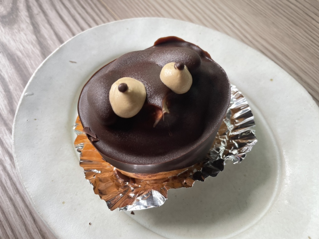 Koshiji Western Confectionery Shop in Adachi, Tokyo, Japan - Apple