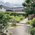 蔵元料理 マルト醤油 - 敷地内