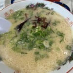 長浜ラーメン 一心亭 - スープも波並と！