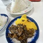 長浜ラーメン 一心亭 - 沢庵と辛子高菜！