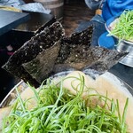 RAMEN HITONI YASASHIKU - 【ねぎ肉こってり＝sv味玉×海苔】