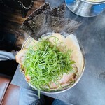 RAMEN HITONI YASASHIKU - 【ねぎ肉こってりsv味玉×海苔×ねぎ】