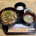 ジーノ - 平日限定ぶた丼　温玉乗せ
