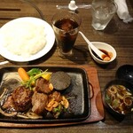 鐵 - 和牛切落し&ミニハンバーグ (1,380円・税込)