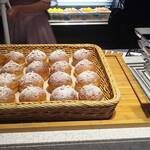 オールデイダイニング カリフォルニア - 桃のレアチーズクリームパン