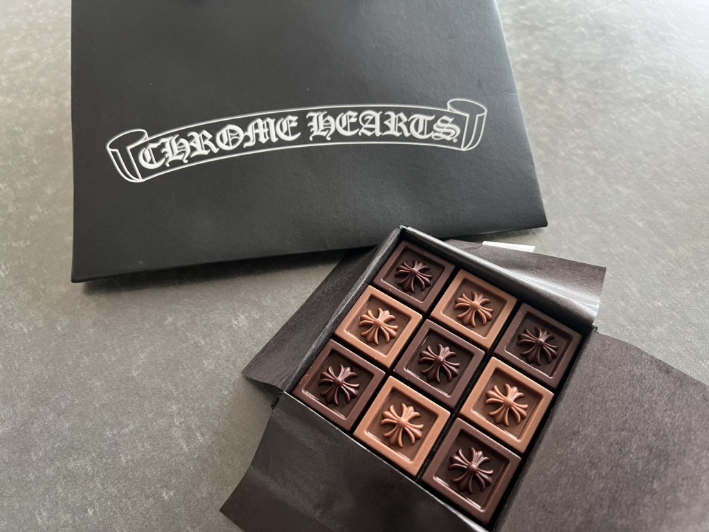 世界唯一 銀座店限定 ✨CHROME HEARTSチョコレート 9個入り 世界唯一 銀座店限定 ✨CHROME HEARTSチョコレート 9個入り 【公式通販】