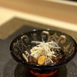 あま木 - 自家製のところてん、渡り蟹とジュンサイ入り