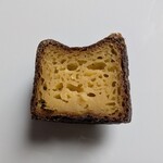 パティスリーパダクシオン - カヌレ　断面