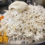 SpiceMaMa - スーパーフル（副菜含め６種）　1600円（税込）