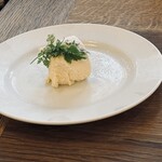 タロス - プチドルチェ（ホワイトチョコとグレープフルーツのムース）