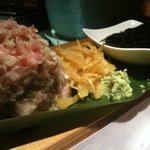 絶品のネギトロ。山葵と沢庵をいっしょに海苔で巻いて