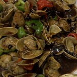 魚火鍋 唇辣道 - アサリの炒め物 甘辛でした