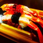 ダイエー - 料理写真:紅ズワイガニのこぼれイクラ握り