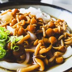 ヨコクラうどん - なめこおろしぶっかけうどん