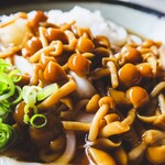 ヨコクラうどん - なめこおろしぶっかけうどん