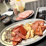 さわなか焼肉 - センマイ、ツラミ、ホルモン、ロース★