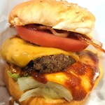 DAIBAN COFFEE cafe - ベーコンダブルチーズバーガーセット 1,630円✨ドリンクとスープつき♪パティもチーズも2枚ずつで、ボリューミー！肉感が増したパティとソース、ふかふかのバンズがベストマッチ♪