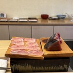 鮨おばな - ツマミの本アラと鰹がセットアップ