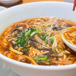 鼎泰豐  - 酸辣湯麺