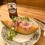 創作料理Ryota  - ・北海道富良野から直送 富良野赤肉メロンと生ハム（￥2,800）