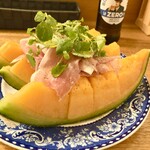 創作料理Ryota  - ・北海道富良野から直送 富良野赤肉メロンと生ハム（￥2,800）