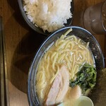 濃厚豚骨ラーメン 濱虎家 - 