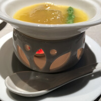 涵梅舫 銀座店 - 大きい方のフカヒレを2人分に分けて下さいました