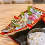 ゆうまん丸食堂 - ◆舟盛り定食 ¥1,800
                                ◆ご飯大盛り•お替わり 無料
                                ※税込