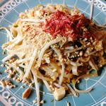 クゥーチャイ - パッタイは干しエビとナッツの香りが濃厚