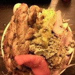 フスマにかけろ 中崎壱丁 中崎商店會1-6-18号ラーメン - にっこう×フスカケがやり過ぎたらこうなったジロー・野菜背脂ニンニク=マシマシマシ・突飛ング全乗せ(2014/3)