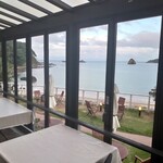 別邸 洛邑 - 浜辺に面しているレストランからも素晴らしい眺望です！