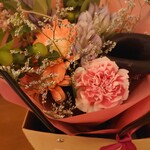 別邸 洛邑 - お祝いに花束までご用意いただきました　ありがとうございました