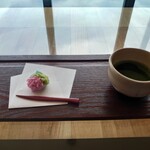 別邸 洛邑 - ウェルカムのお抹茶と甘味は疲れを吹き飛ばしてくれます